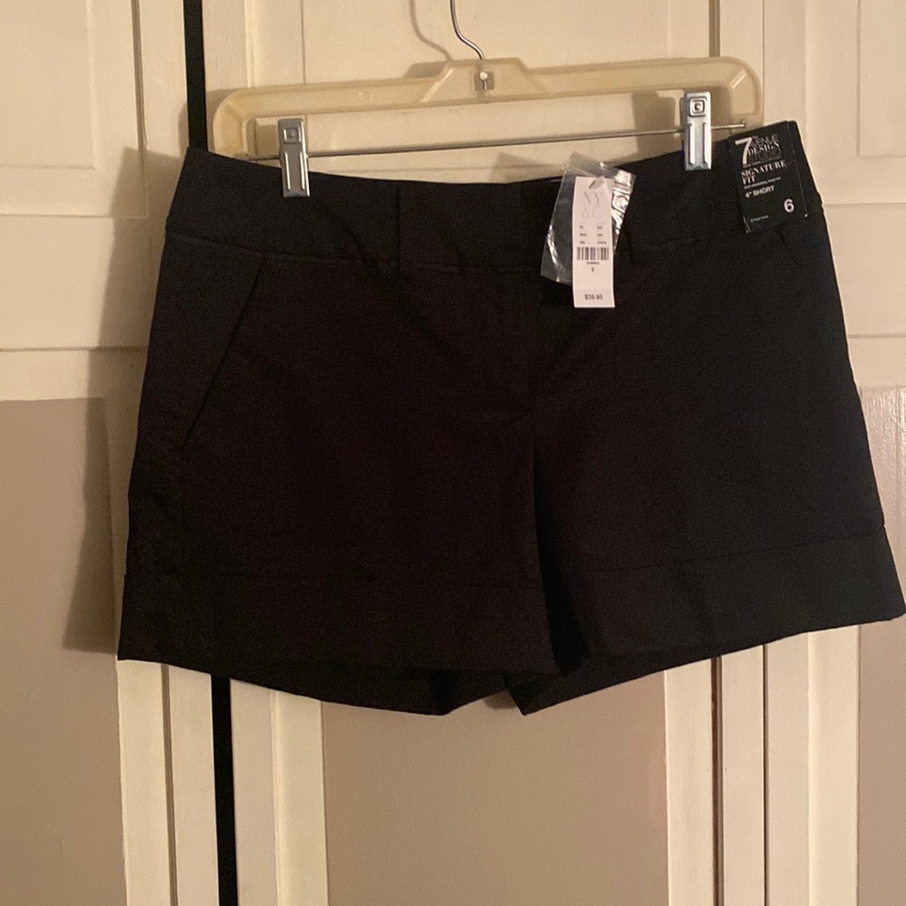 Seventh Avenue design, studio signature fit size 6  4 inch short new with tags